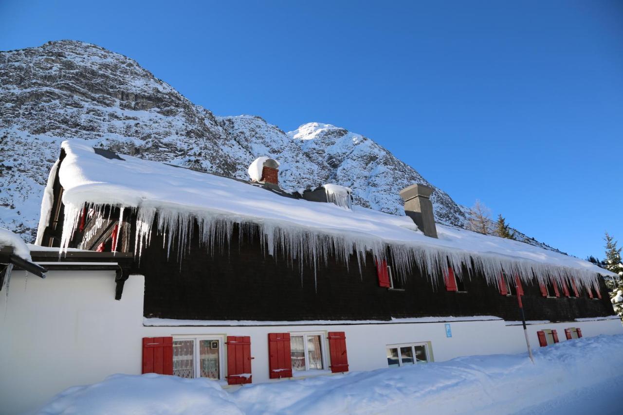 Gasthof Auerhahn Лех ам Алберг Екстериор снимка