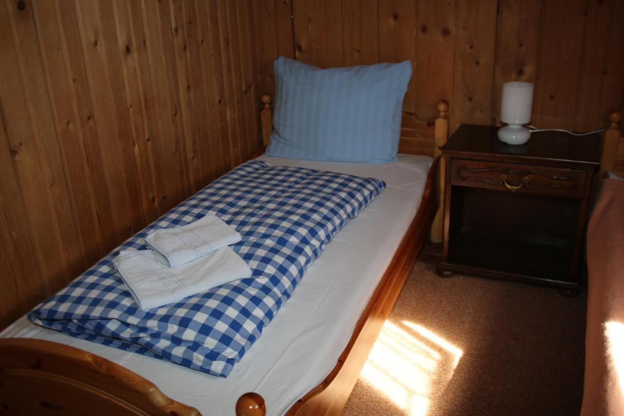 Gasthof Auerhahn Лех ам Алберг Стая снимка